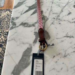 Vineyard Vines - red and white whale belt - size small